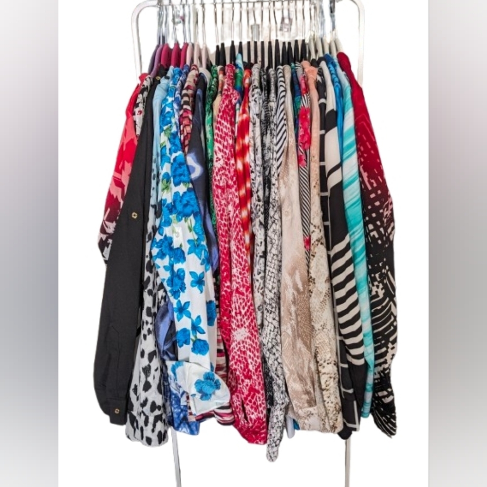 Wholesale Women’s Tops Bundle Lot – 15 Pieces – Size Medium – NWT & NWOT